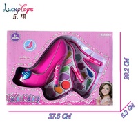 Vente en gros Ensemble de maquillage rose à talons hauts à deux couches Design haut de gamme Maison de jeu Série Cosmétiques Jouets Cadeaux pour les filles