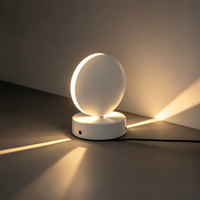 Lampe murale simple en aluminium à LED RGB, rotative à 360°, à montage en surface, pour rebord de fenêtre, jardin, patio, porte, allée, décoration