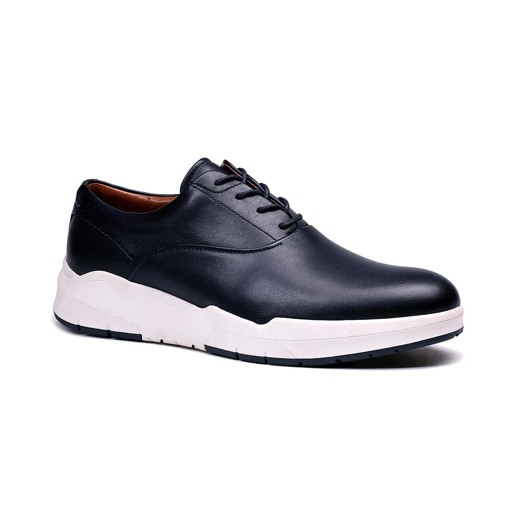 Men's leather sneakers