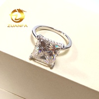 Livraison Rapide Bague de Mariage 6 carats avec Grande Pierre Principale Carrée Coupe Princesse 10*10 Moissanite, Bague Éternité à Sertissage Latéral pour Mariée