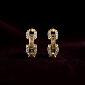 Pendientes Rihanna Huggie, Oro de 18K, Cristal, Diseño de Candado con Pedrería, Joyería de Lujo para Uso Diario para Mujer - Product Image 2