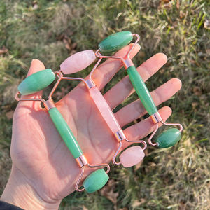 Rouleau de massage facial double face en quartz rose naturel et <span class=keywords><strong>aventurine</strong></span> verte, bâton de massage en jade pour le visage et les yeux – Vente en gros - Product Image 1
