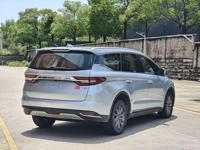Geely Jiaji 1.8TD DCT Comfort Van 2021 d'occasion en stock, prix de gros, sièges en cuir, galerie de toit en alliage d'aluminium, caméra de recul