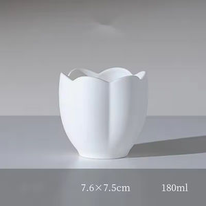 Velas Aromáticas Hechas a Mano Únicas con Caja de Regalo |   Vela Aromática de Cerámica con Forma de Flor para el Hogar - Product Image 4