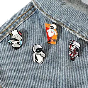 En gros, épingles en métal à motif de <span class=keywords><strong>film</strong></span>, broches mignonnes de dessin animé, épingles en émail souple avec design <span class=keywords><strong>robot</strong></span>, personnages du <span class=keywords><strong>film</strong></span> Wall-E et <span class=keywords><strong>EVA</strong></span>, pour Noël - Product Image 5