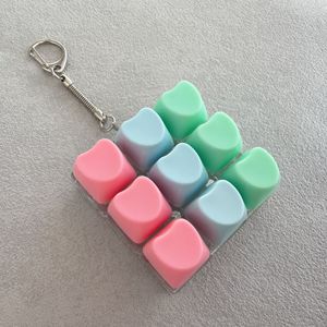 พวงกุญแจรูปหัวใจ 9 in 1 แบบ DIY จับคู่สีได้เอง ของเล่นคลายเครียดแบบกดปุ่ม สวิตช์กลไก - Product Image 3