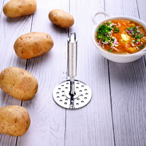 Écrase-pommes de terre rond en acier inoxydable Anax, moderne, avec lame, gadget de cuisine manuel, facile à nettoyer, lavage à la main uniquement - Product Image 1