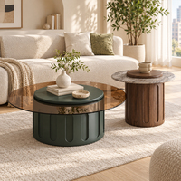 Ensemble de tables basses rondes Stave Slot avec plateau en verre ambré, design moderne pour salons et appartements compacts, meubles de salon
