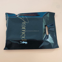 Sacs de shopping personnalisés avec nom de marque, logo imprimé sur mesure, sacs en plastique à poignée découpée pour emballage de vêtements de boutique