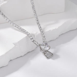 Collier élégant en argent sterling 925 avec zircon cristal et chaîne réglable de 48,5 cm pour un éclat quotidien - Product Image 1