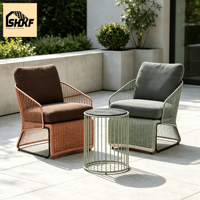 Ensemble de chaises longues d'extérieur en corde tressée, dossier haut et bas, avec structure en aluminium, et table basse ronde pour patio, jardin, villa