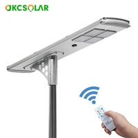 Lampe solaire de rue à haute luminosité 80W IP65 13600LM avec angle de faisceau de 160°, garantie de 3 ans et contrôleur intelligent pour les zones de stationnement