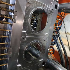 Molde de Inyección de Lentes de Plástico con Estructura Fresnel, Certificado ISO, Certificado CE, Certificado ROHS, Fabricante de Componentes Ópticos e Iluminación LED - Product Image 2