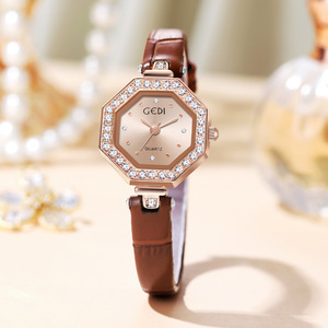 Reloj de Cuarzo Octagonal de Lujo Ligero para Mujer, Especial de Navidad, Diseño de Nicho de Alta Estética - Product Image 1