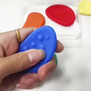 Juguetes Sensoriales de Silicona para Adultos, Paquete de 6 Piedras Texturizadas para Niños con Autismo, Juguetes para Calmar el Estrés y la Ansiedad - Product Image 2