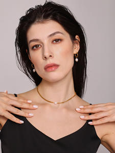 مجوهرات أنيقة من الفولاذ المقاوم للصدأ المطلي بالذهب عيار 18 قيراط، سلسلة كوبية مع قلادة لؤلؤة مياه عذبة واحدة وأقراط للنساء - Product Image 6