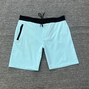 กางเกงขาสั้นกีฬาชายสำหรับฤดูร้อน กางเกงชายหาด ใช้ผ้าแห้งเร็ว ระบายอากาศได้ดี ผ้ายืดสแปนเด็กซ์ มีเชือกผูกเอว กระเป๋าซิป ทรงเข้ารูป - Product Image 1