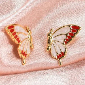 ต่างหูรูปผีเสื้อเคลือบสี 18K ชุบทองบนสแตนเลสสตีล ป้องกันการแพ้ สำหรับผู้หญิง - Product Image 5