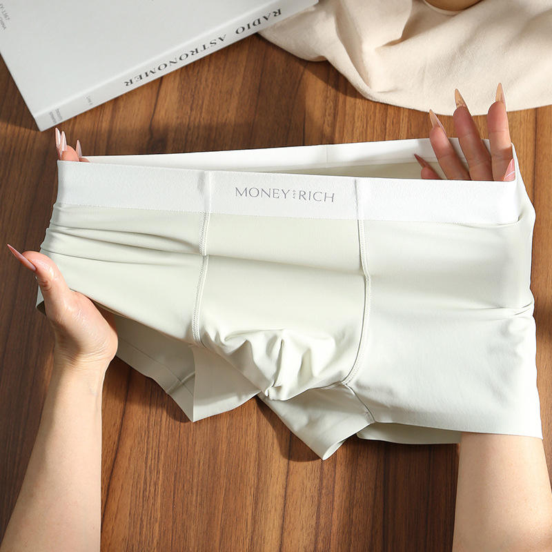 สีเขียวสน