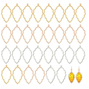 Pendentifs <span class=keywords><strong>en</strong></span> alliage à dos ouvert <span class=keywords><strong>en</strong></span> forme de feuille pour la création de <span class=keywords><strong>porte</strong></span>-clés DIY avec fleurs pressées <span class=keywords><strong>en</strong></span> <span class=keywords><strong>résine</strong></span> - Product Image 1