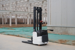 Chariot élévateur électrique Solreign <span class=keywords><strong>CDD</strong></span> 1,6t 1600kg, élévateur à palettes marcheur 4m, batterie lithium 48V, déplaceur latéral hydraulique - Product Image 4