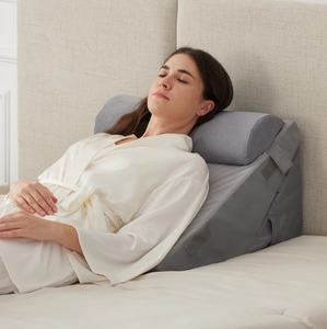 Vente directe usine : Coussin de chevet en mousse à mémoire de forme, <span class=keywords><strong>oreiller</strong></span> de lecture, coussin de soutien cervical en forme de cale avec fonction de rangement - Product Image 1