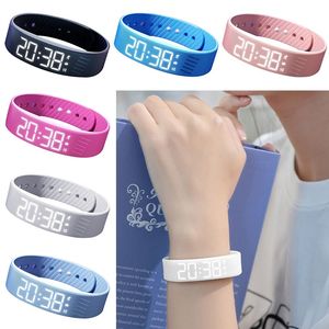 Reloj Despertador Digital LED con Alarma Ajustable y Antidespertador, Pulsera con Podómetro, Resistente al Agua y con Alarma Vibratoria - Product Image 3