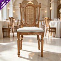 Chaises en résine blanches empilables, chaises en plastique blanches à dossier croisé, chaises de réception en plastique pour événements, banquets