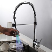 Robinet de cuisine à poignée unique à ressort rotatif à 360 ° réglable avec débit d'eau lumineux multicolore pour hôtels