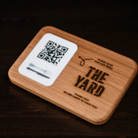 Maßgefertigter Acryl-QR-Code-Menüständer mit Holzsockel Restaurant-Tischschild Personalisierte Scan-Code-Anzeige