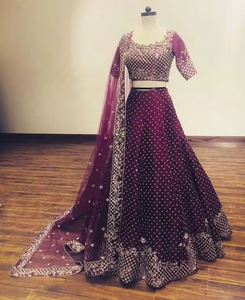 Designer indien pakistanais Lehenga Choli-Belle tenue de mariage/fête avec broderie lourde | Collection 2019 - Product Image 4