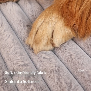 Neues Katzen- & Hundesofa-Bett Abnehmbar Maschinenwaschbar Gestreiftes <span class=keywords><strong>Fleece</strong></span> Warmes Haustierbett Für Alle Jahreszeiten Innenbereich - Product Image 4