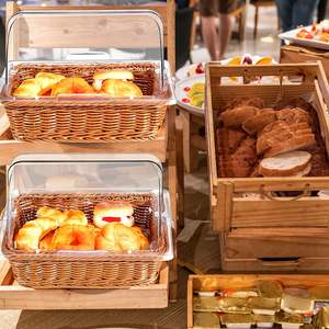 Cesta de Pan de Ratán Moderna para Decoración del Hogar, Cesta de Servicio de Alimentos de Primera Calidad con Cubierta Acrílica Antipolvo y Soporte de Exhibición - Product Image 2