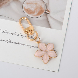 Móc khóa hoa nữ tính thẩm mỹ Y2K, mặt dây chuyền hoa cúc 5 cánh phụ kiện xe hơi dành cho nữ thanh thiếu niên bán buôn - Product Image 4