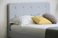 Cama Tapizada en Terciopelo Gris, Tamaño Queen, con Base Acolchada, Fácil de Montar, para Dormitorio, Hotel o Apartamento