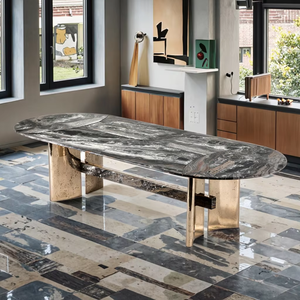 طاولة طعام فاخرة حديثة بيضاوية الشكل بقاعدة من الفولاذ المقاوم للصدأ بتشطيب ذهبي عاكس وسطح من الرخام الأسود تتسع لـ 6-8 أشخاص - Product Image 5