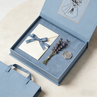 Boîte d'invitation de mariage magnétique de luxe personnalisée, emballage cadeau en papier rigide recyclé avec gaufrage du logo