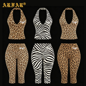 Conjunto de Dos Piezas con Estampado de Cebra y Logotipo Personalizado <span class=keywords><strong>para</strong></span> <span class=keywords><strong>Niñas</strong></span>, Top Halter, Pantalones Cortos, Leggings, Capri, Ropa de Verano <span class=keywords><strong>para</strong></span> Mujer - Product Image 1