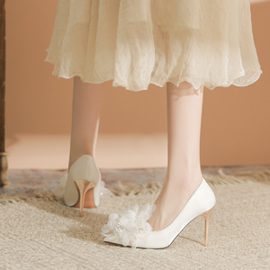 Escarpins de mariée en satin à bout pointu, talon aiguille, décoration florale, chaussures de soirée, chaussures habillées à talons hauts pour femmes - Product Image 2