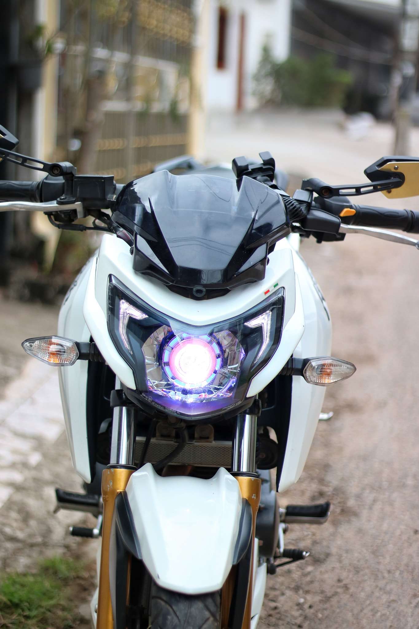 High Quality 35W Motorcycle LED Headlight Bulb for APACHE RTR 200