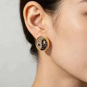 Boucles d'oreilles Yin Yang Tai Chi en acier inoxydable hypoallergénique, cadeau idéal pour un anniversaire ou un anniversaire de mariage, pour lui ou pour elle - Product Image 2