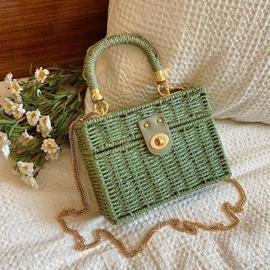 สีเขียว