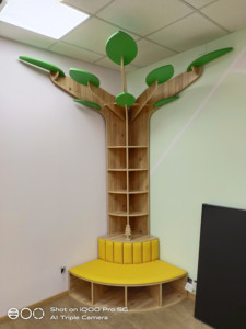 Bibliothèque d'école maternelle Montessori, bibliothèque en plastique moderne et écologique en forme d'arbre pour la garderie, la salle de classe, l'école préscolaire, la crèche - Product Image 1