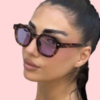 Lunettes de soleil carrées pour femmes, petites, monture intégrale, UV400, style rétro européen et américain, polyvalentes pour les voyages en extérieur