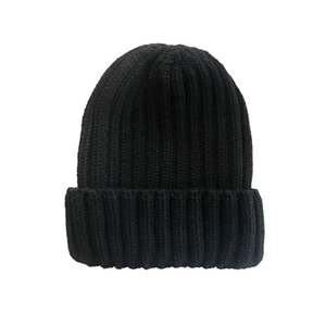 Chapeau d'hiver personnalisé pour femmes, bonnet côtelé avec revers extensible pour le ski - Product Image 2