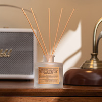 Diffuseur de parfum sans flamme de haute qualité, artisanal, avec bâtonnets en rotin, diffuseur d'huile aromatique sans fumée, bouteille en verre transparent blanc