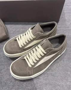 Zapatos Deportivos para Caminar con Diseño Retro, Amortiguación, Antideslizantes, Parte Superior de Gamuza, Suela Gruesa, de Alta Calidad y Lujo - Product Image 1