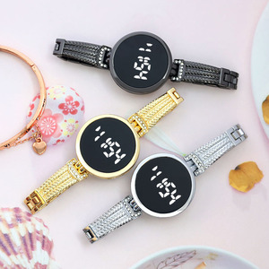 <span class=keywords><strong>Orologio</strong></span> <span class=keywords><strong>da</strong></span> Polso Vintage 6076 con LED Bianco, Bracciale Charm di Lusso in Lega Metallica per Donne - Product Image 4