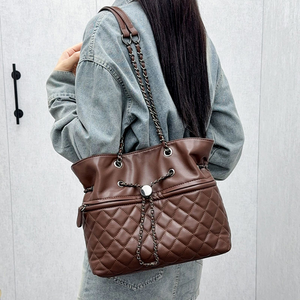 Sac seau de luxe de haute qualité, sac à main pour femme de grande capacité, élégant et en cuir souple, sac à bandoulière zippé. - Product Image 5