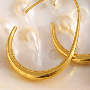 Pendientes de Aro Dorados Bohemios y Exquisitos con Diseño Curvo Fluido y Acabado de Alto Brillo, Ideales para Estilos Modernos - Product Image 3